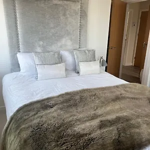 Luxury Apartment Cardiff